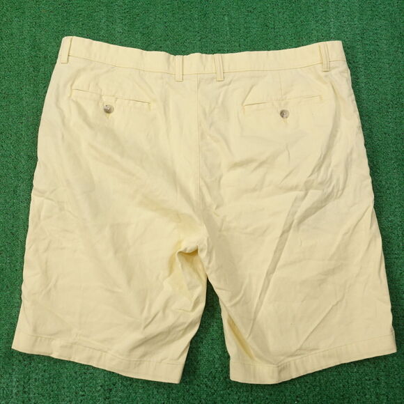 ROUNDTREE & YORKE YELLOW CHINO SHORTS MENS SIZE 42 - Picture 3 of 5